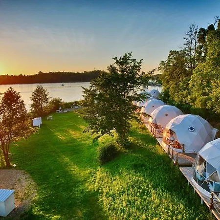 Glamp - Adults Only Glamping